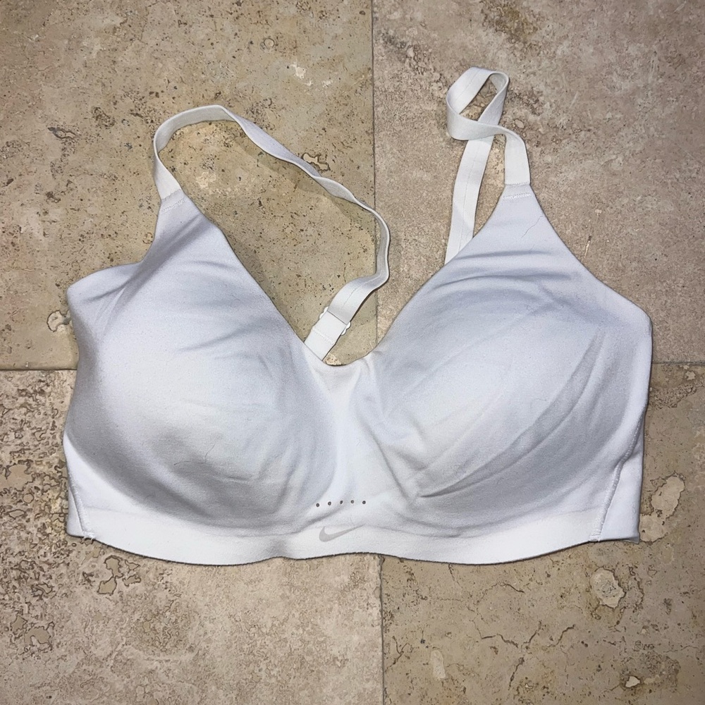 Nike White Seamless T-Shirt Bra with Molded Cups